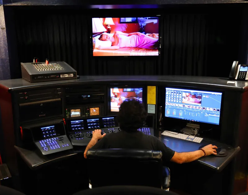 DaVinci color room
