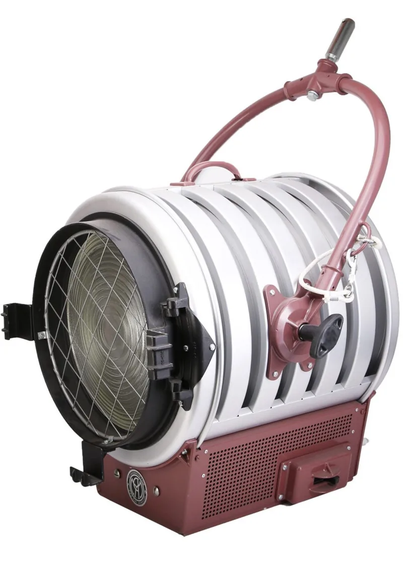 Mole Richardson 300 watt tungsten fresnel with scrim guard