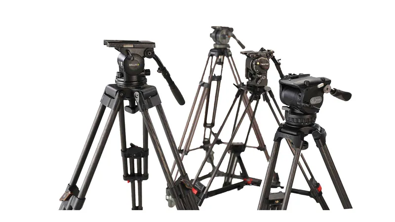 Fluid-head camera tripods with spreaders